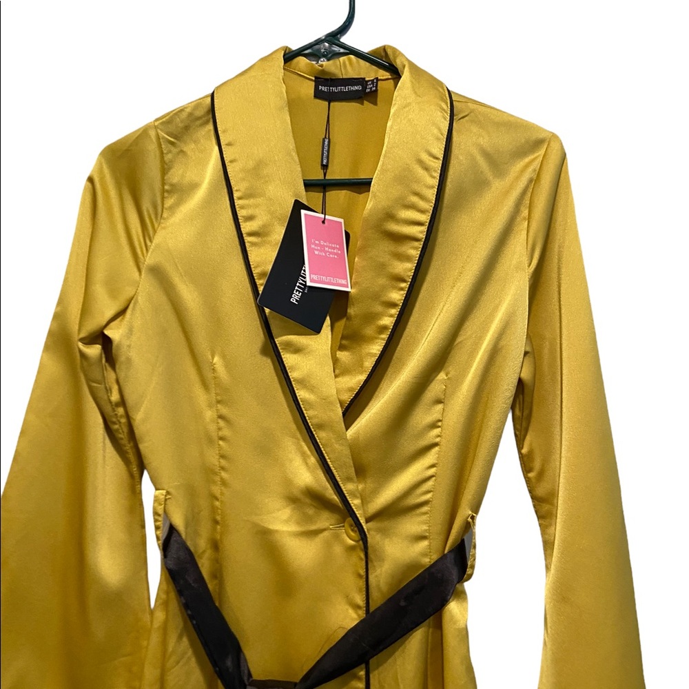 Yellow Satin Feather trimmed dress. Pajama style. New Tags. Sz 2. - Picture 5 of 9